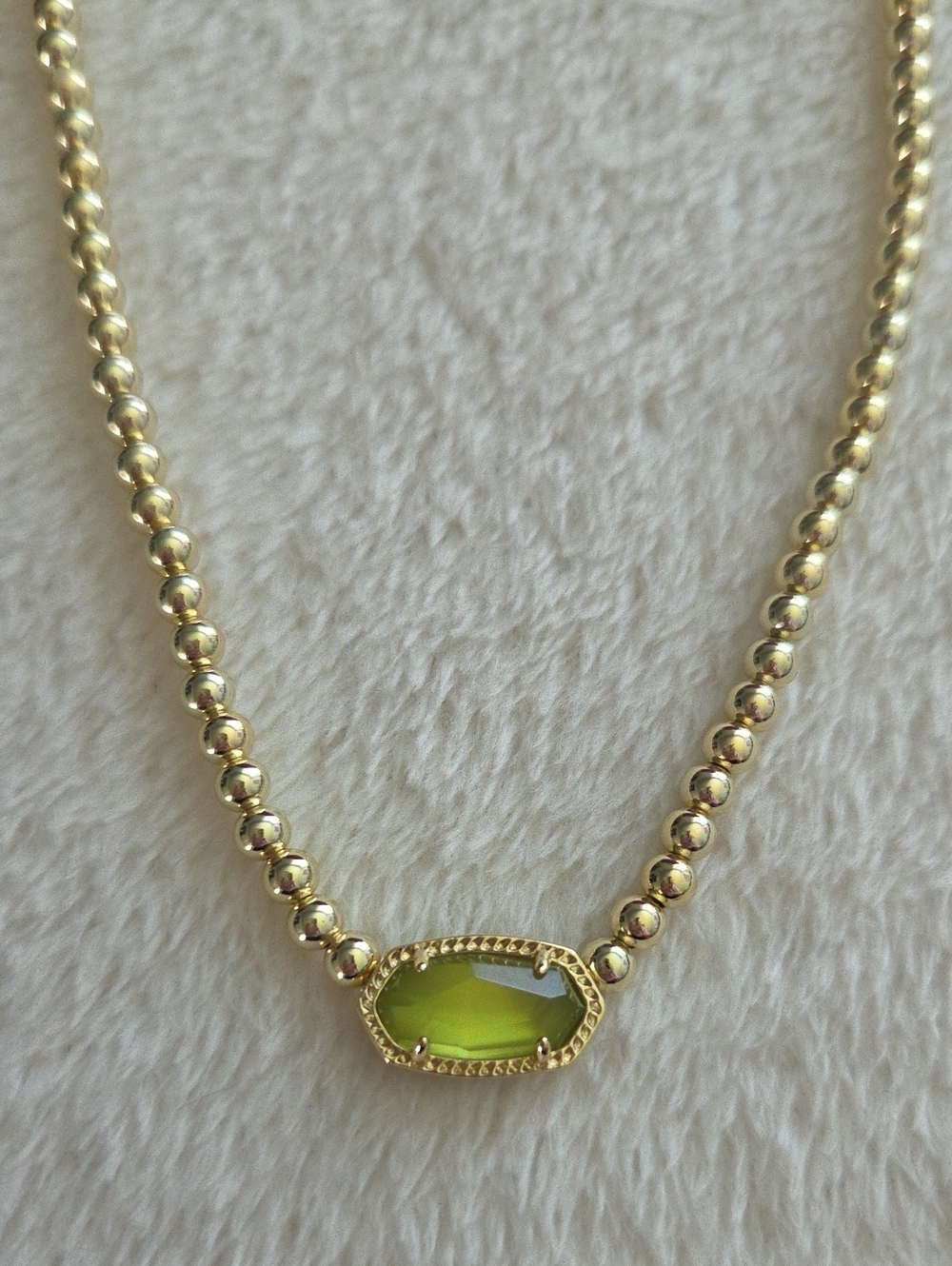 NWT Kendra Scott Elisa Beaded Necklace in gold chartreuse green mother of Pearl